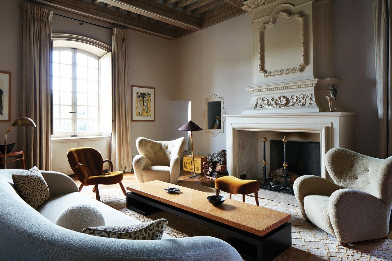 salon con decoración clasica diseñado por Pierre Yovanovitch