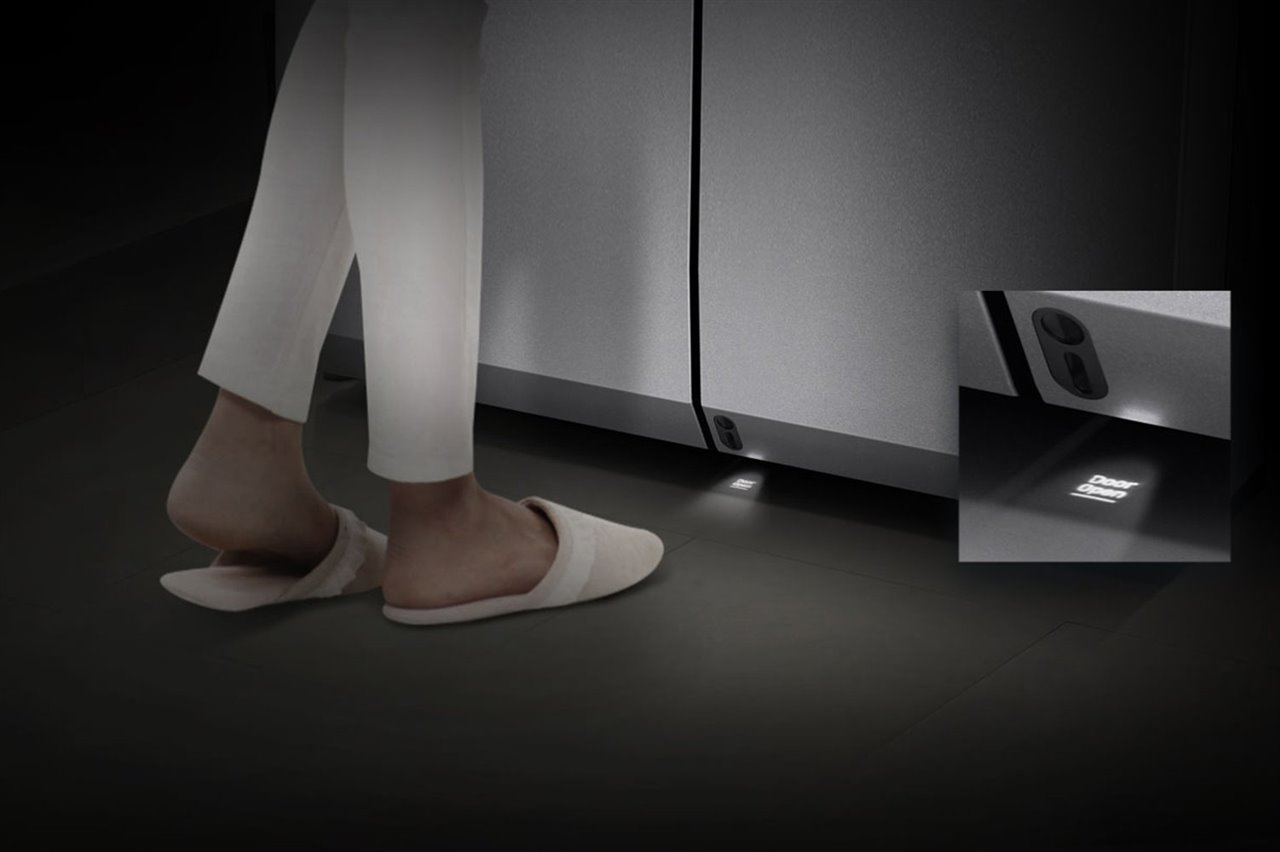 Frigorífico LG SIGNATURE InstaView Door-in-Door con sistema de apertura Auto Open Door.