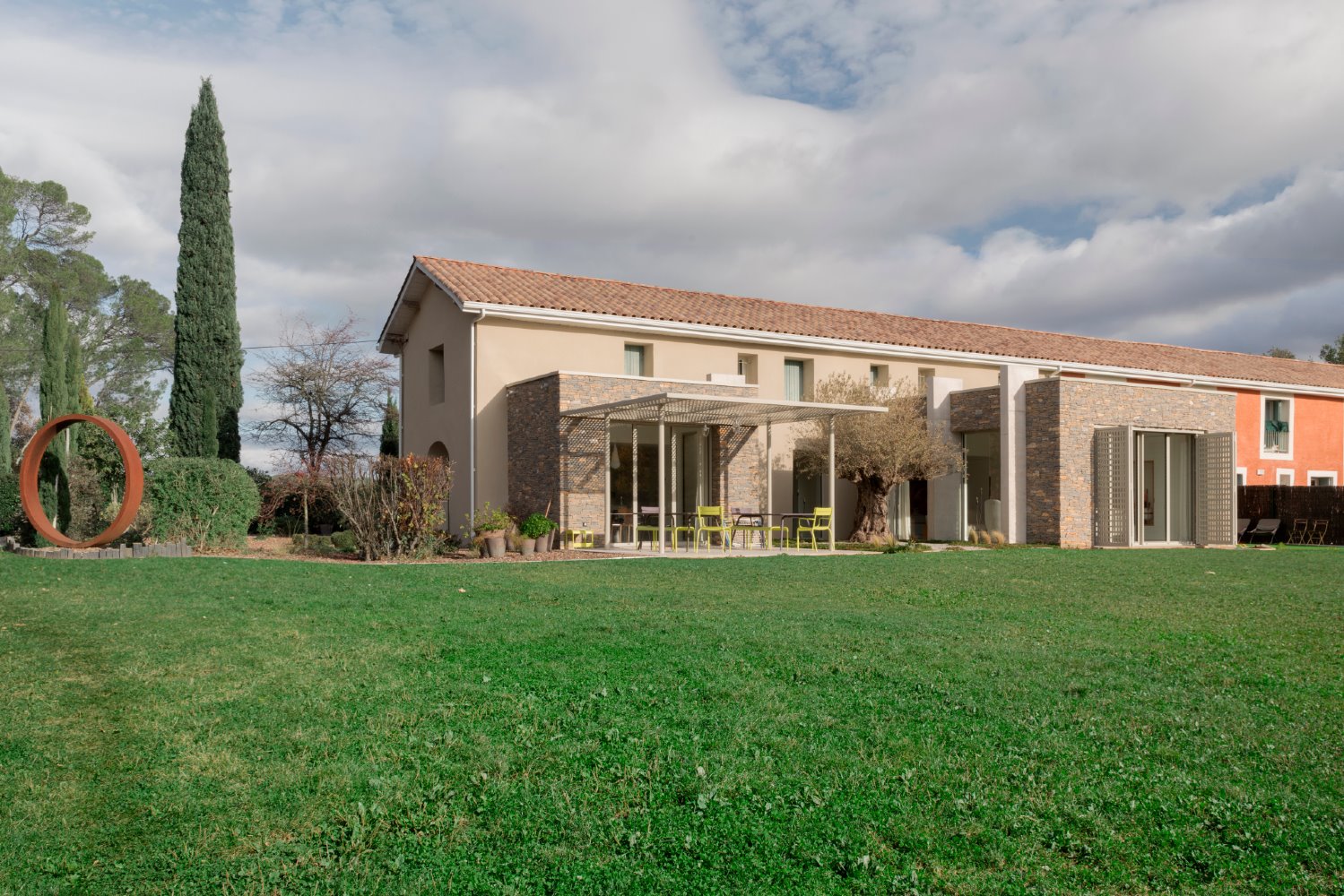 Casa de campo BON en Saint-Clément-de-Rivière Francia de (ma!ca) architecture 