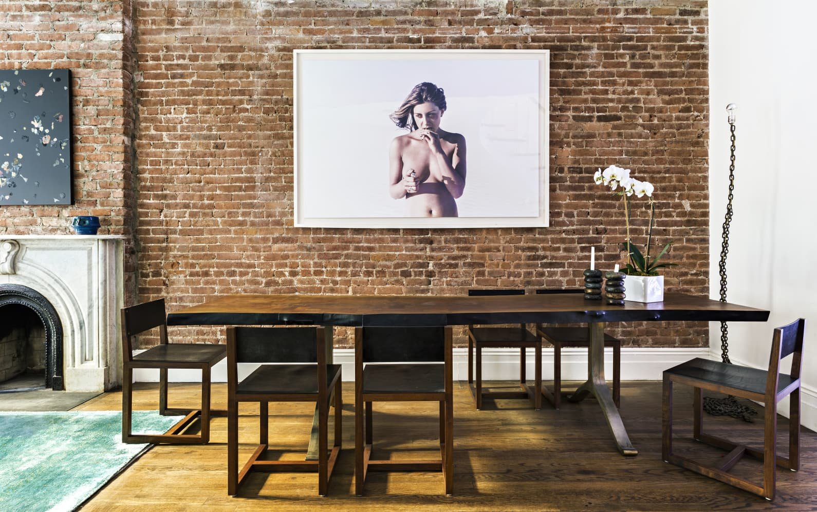 Apartamento Mary Kate Oslen en Manhattan Salon con pared de ladrillo
