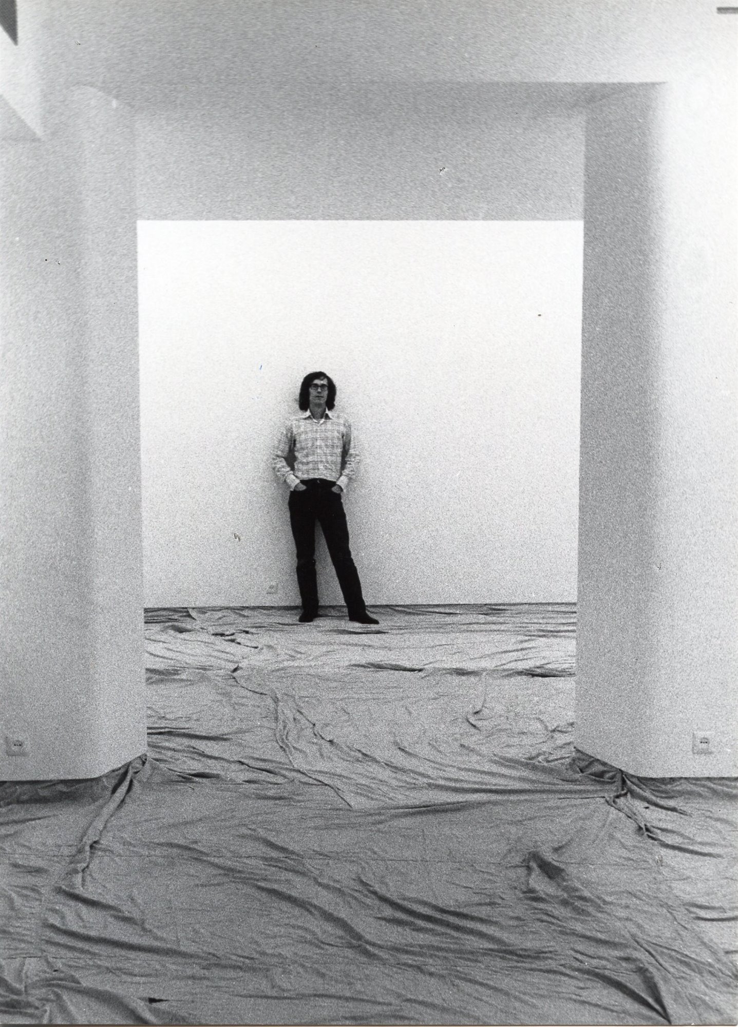 Christo, en la galería Joan Prats de Barcelona, en 1977.