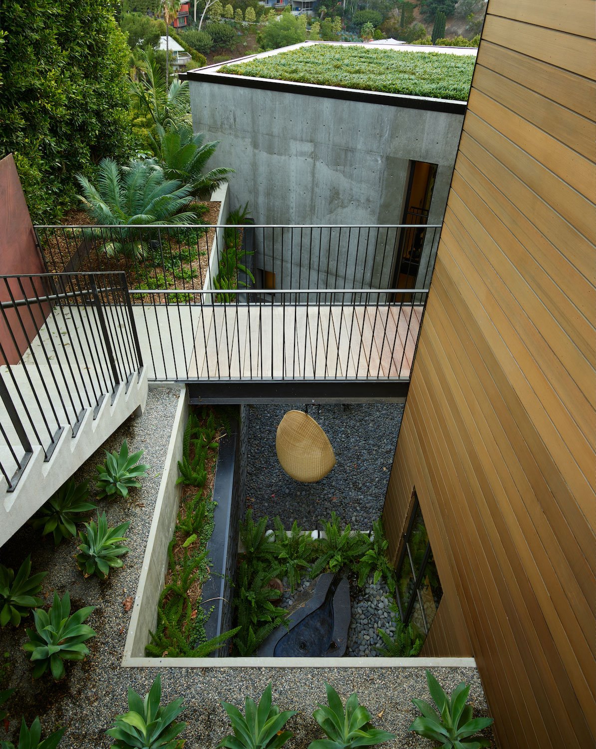 Henson-Sara-House 37 lr. Henson-Sara-House patio