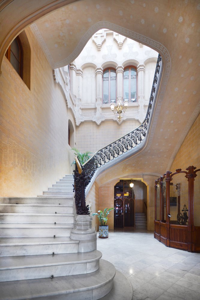 Cases Ramos en Barcelona de Jaume Torres i Grau en la serie Killing Eve y en alquiler en Airbnb 