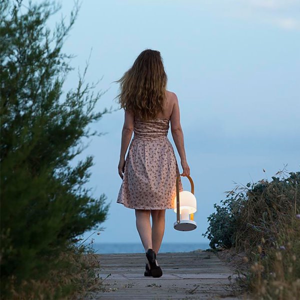 Este verano, llévate la luz contigo a todas partes