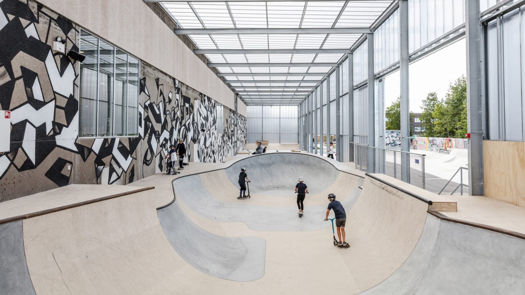  Rasmus Hjortshøj. Streetmekka Viborg, en Dinamarca, una antigua fábrica de molinos de viento que el estudio danés Efekt ha transformado en un centro de deportes callejeros y cultura juvenil.