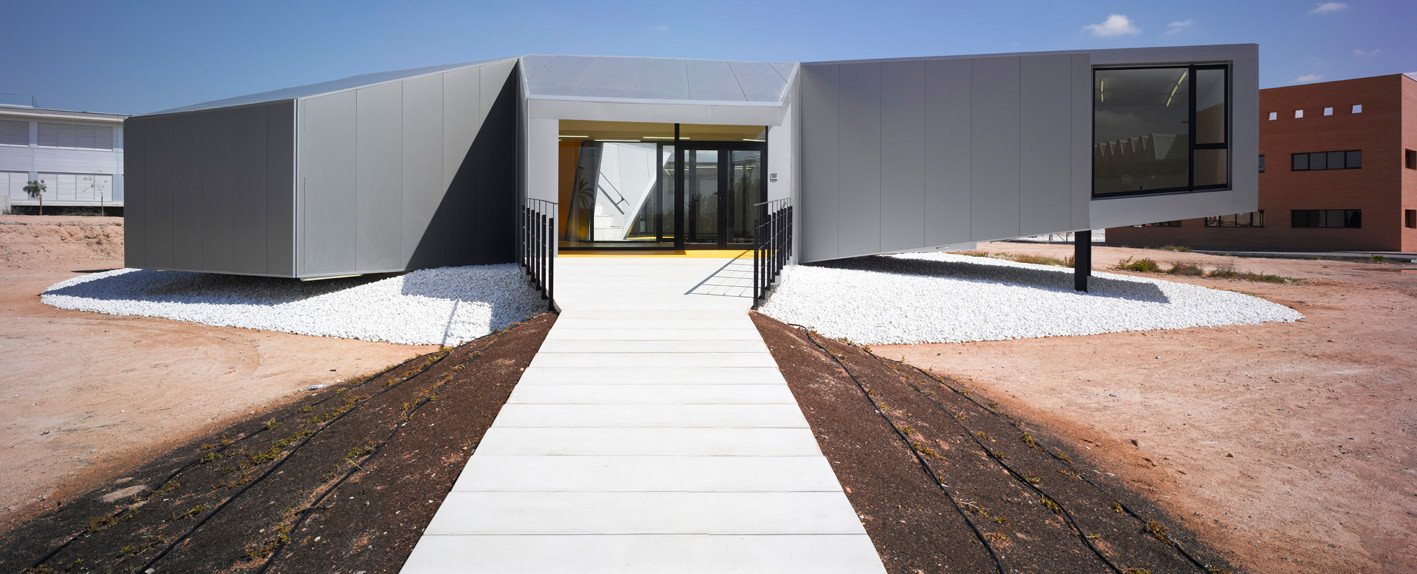 Isla Informática en la Universidad Miguel Hernández, de Moho Arquitectos Elche
