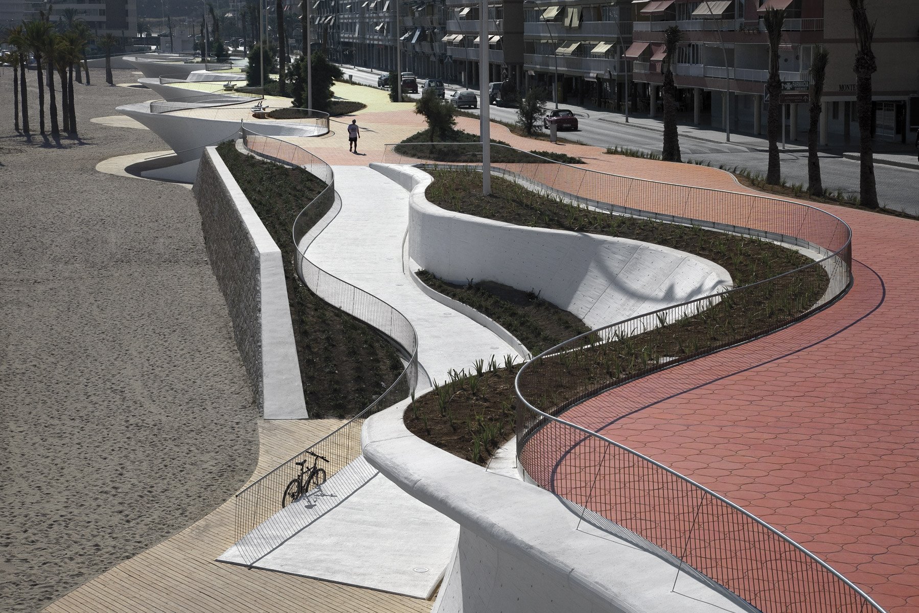 Paseo Marítimo de la Playa de Poniente, de OAB – Office of Architecture in Barcelona en Benidorm
