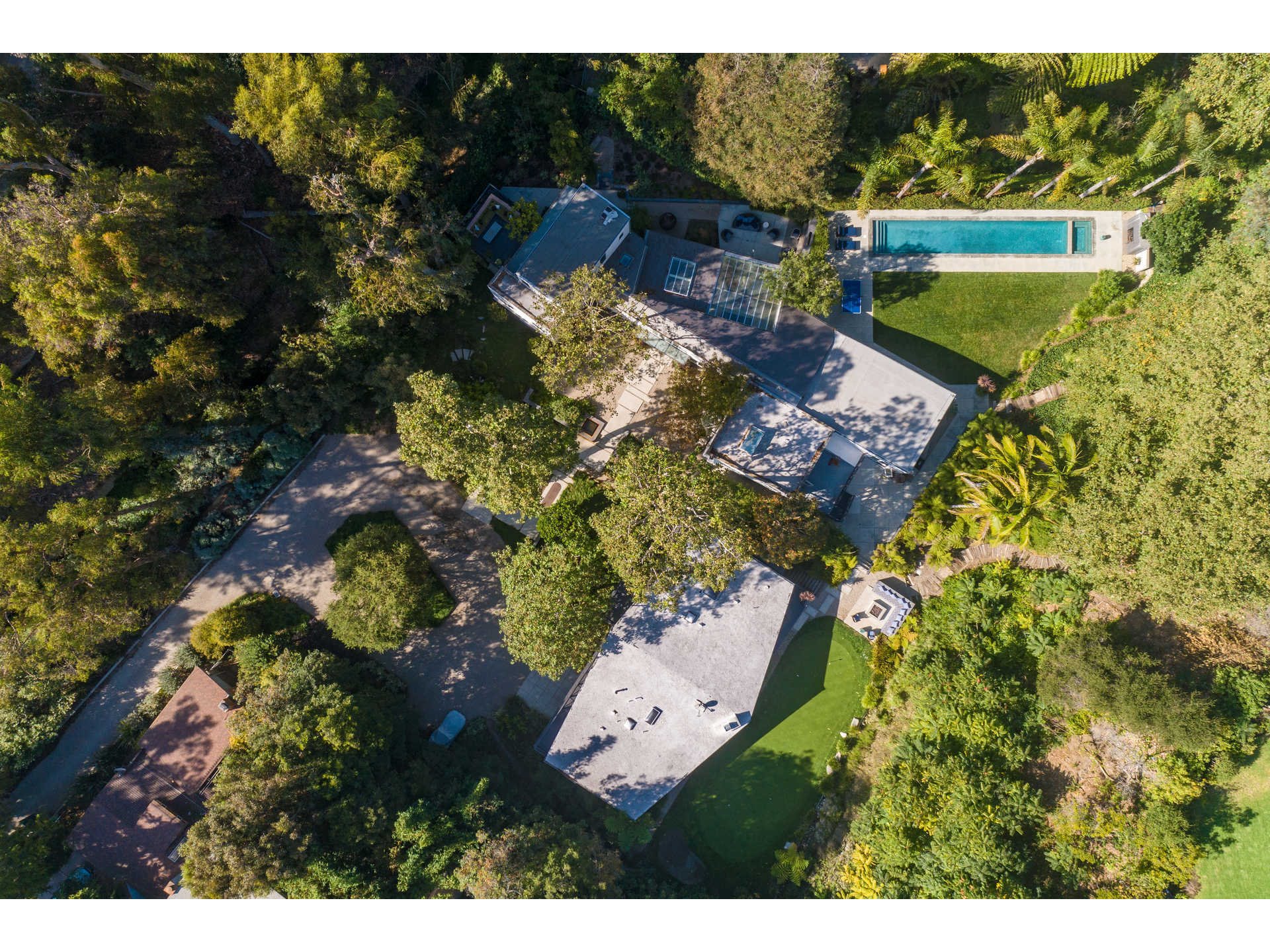 casa diseñada por Frank Gehry para el productor de Hollywood Jason Blum 11
