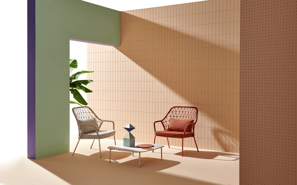 La colección de mobiliario de exterior se llama Panarea, lleva la firma de CMP Design y se inspira en la costa mediterránea: en su luz, sus formas... 
