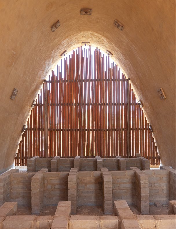 Foundawtion inaugura una escuela con bóvedas catalanas y 'trencadís' en Senegal