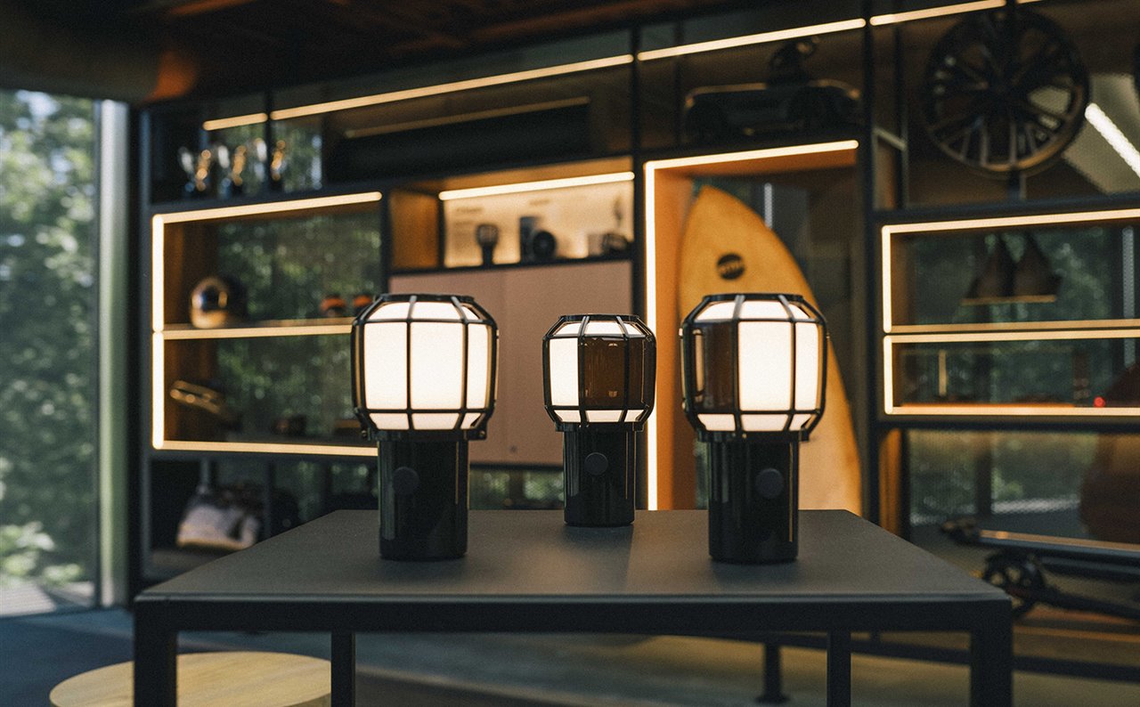 La lámpara Chispa by Marset for CUPRA fue presentada en el nuevo espacio Casa SEAT de Barcelona.