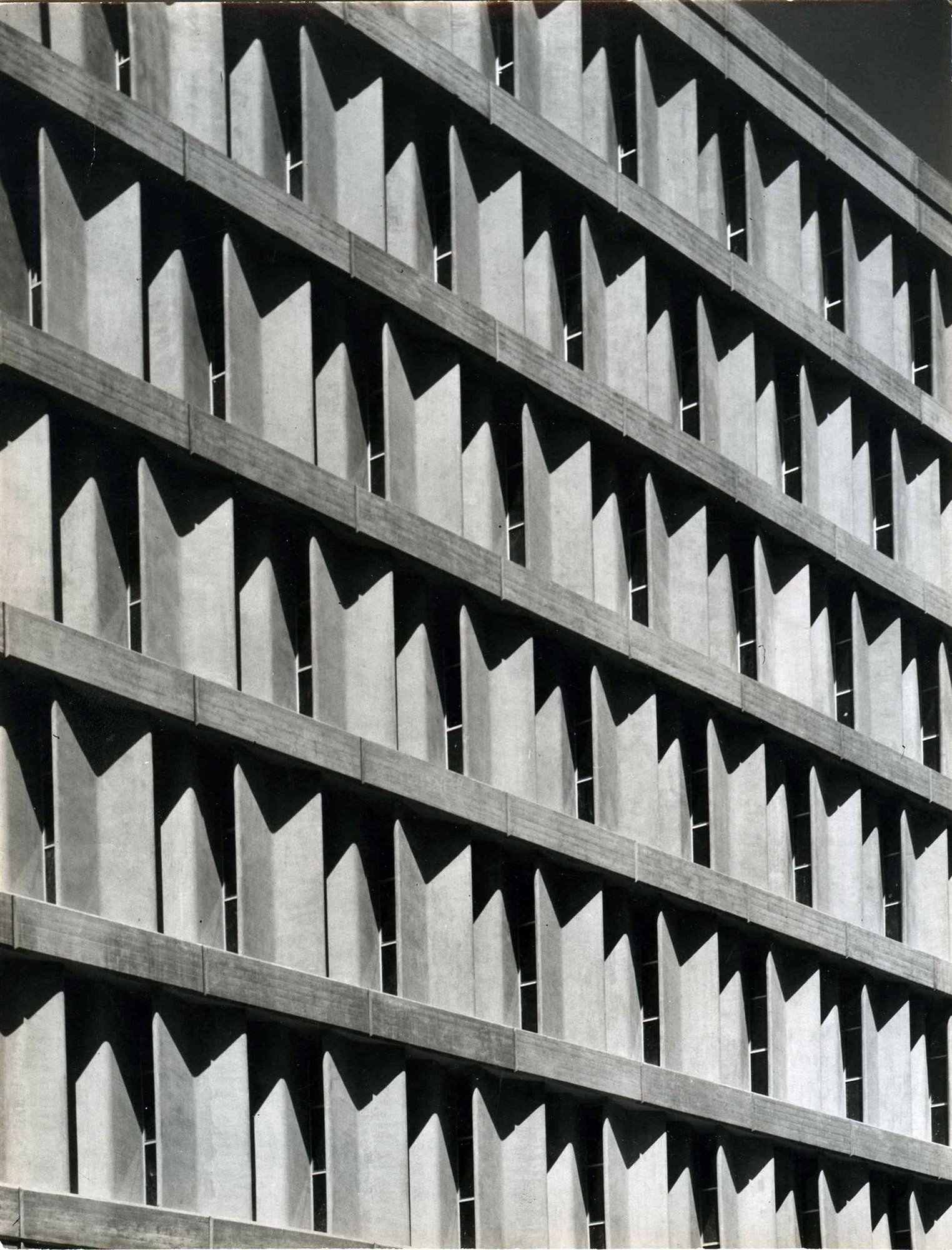 Edificio IBM, de Miguel Fisac Serna (Madrid)