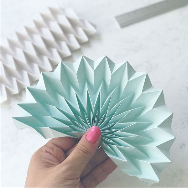 Lexus te propone aprender el arte del origami de la mano de la experta Coco Sato