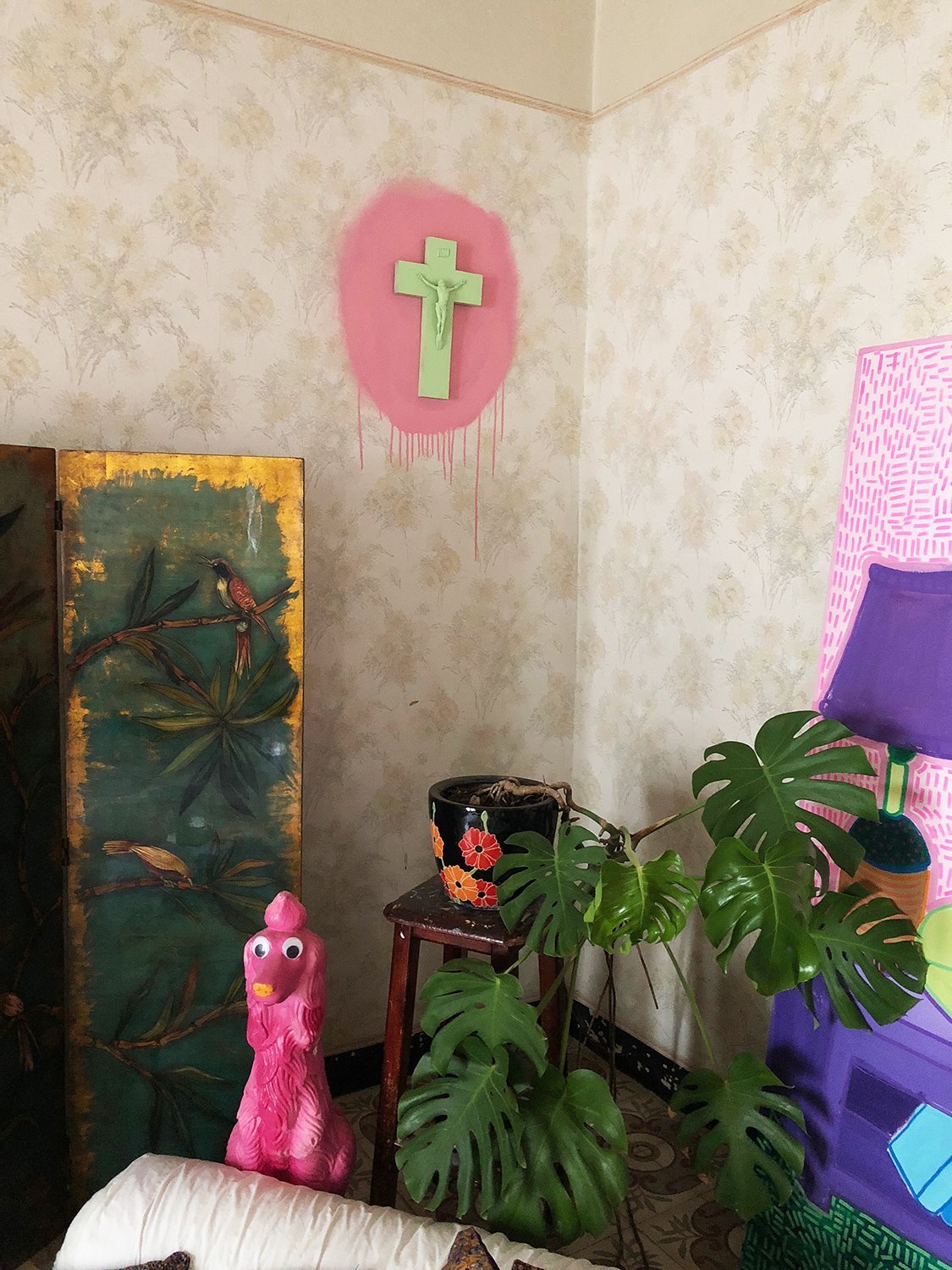 Un rincón de la vivienda, que recuerda un altar mejicano.