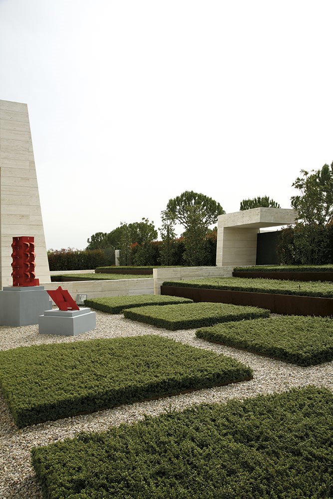 Jardín privado en la urbanización La Finca Madrid.