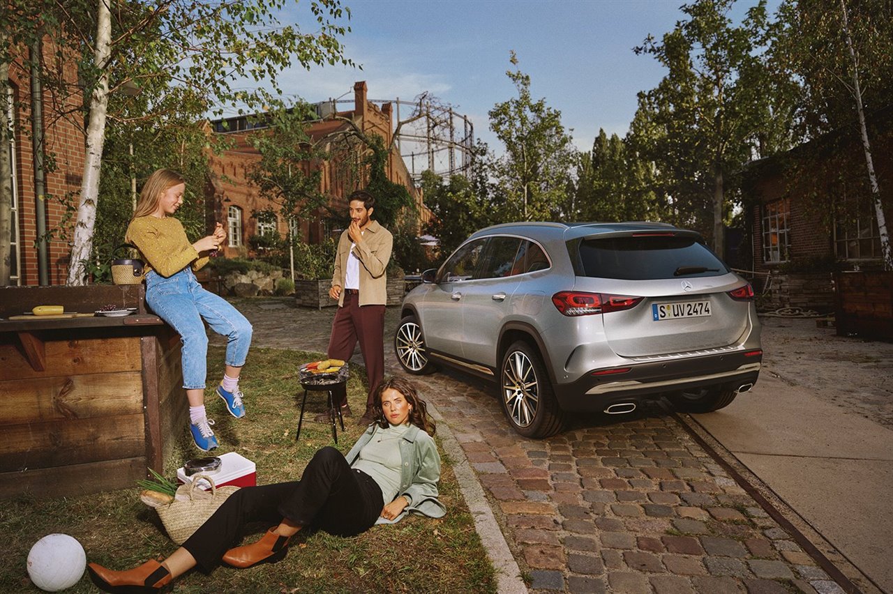 La tracción integral 4MATIC y el asistente de frenado activo son algunas de las características que hacen del Mercedes Benz GLA una apuesta ideal para conducir por esta ruta con total seguridad.