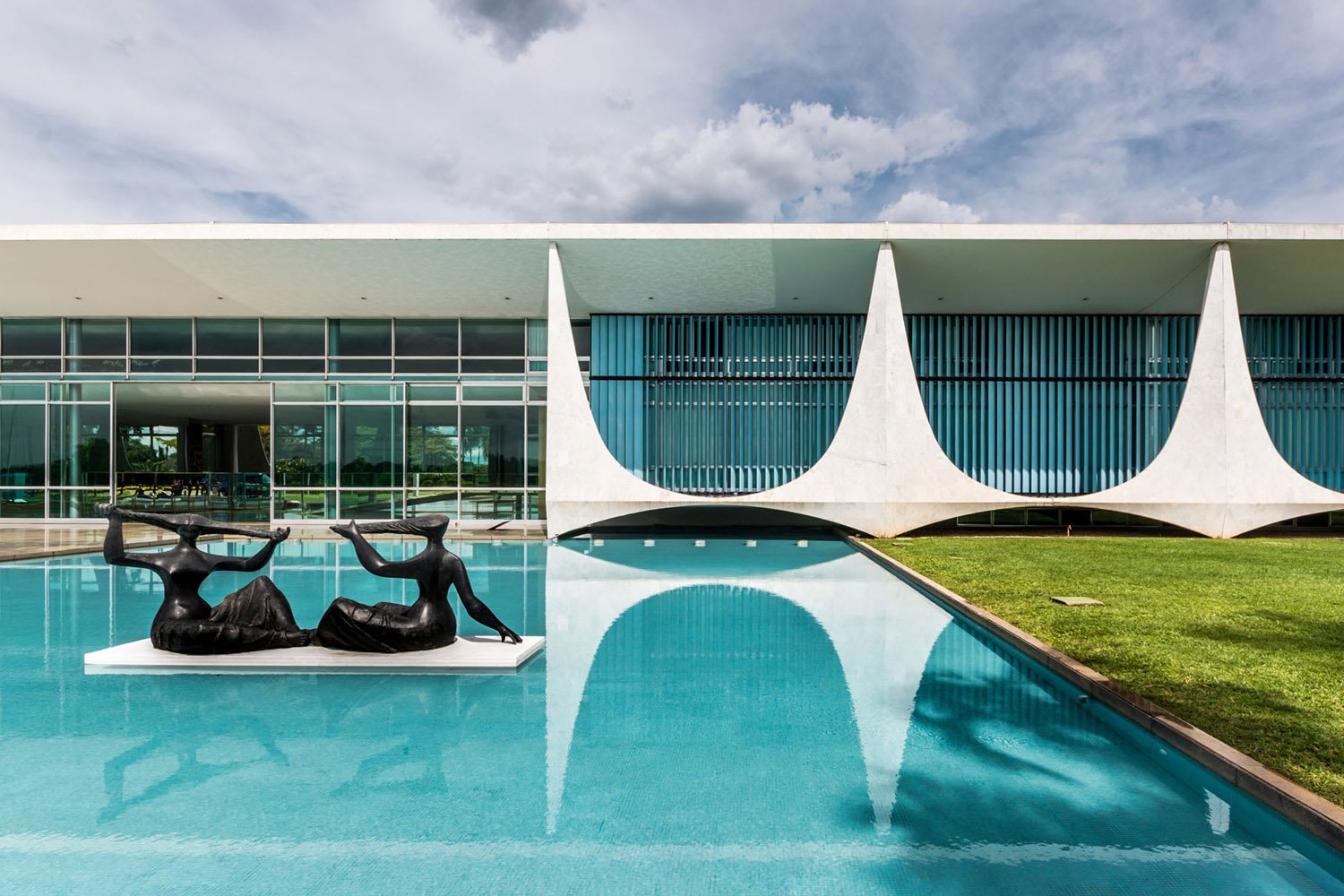 oscar-niemeyer-gonzalo-viramonte-palacio-da-alvorada-1958 brasilia