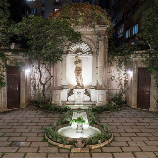 Jardin de noche del restaurante Rilke Barcelona