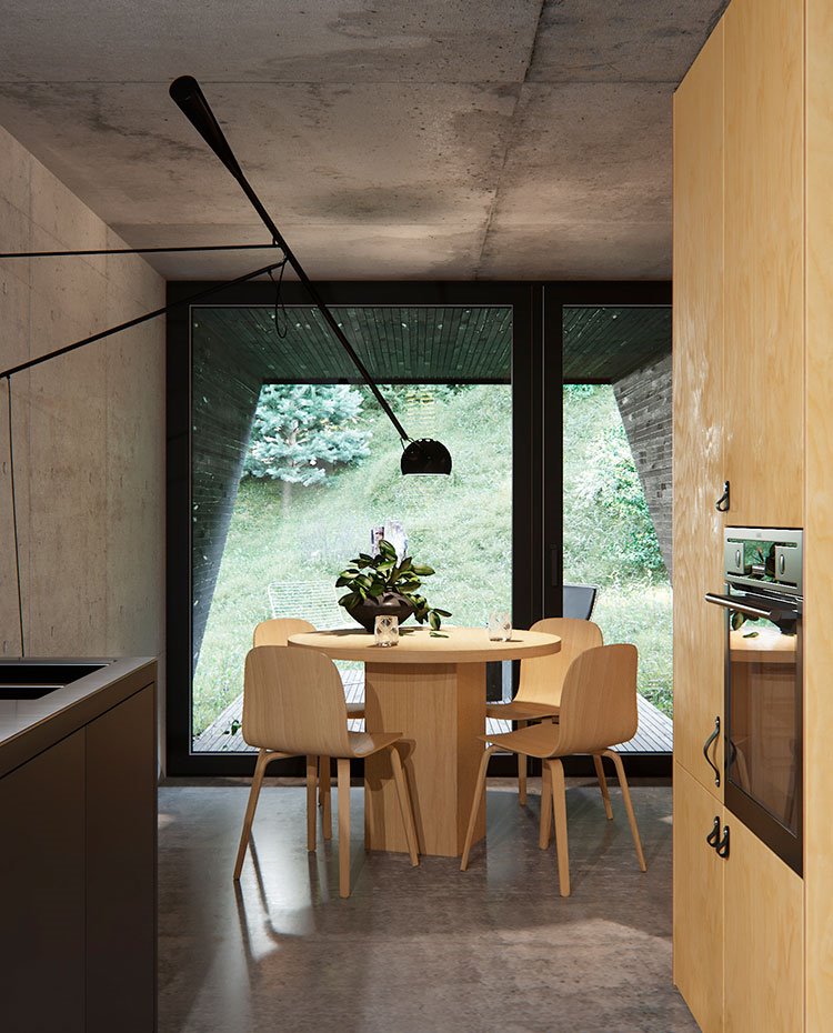 Comedor con mesa y sillas de madera con gran aplique sobre la mesa