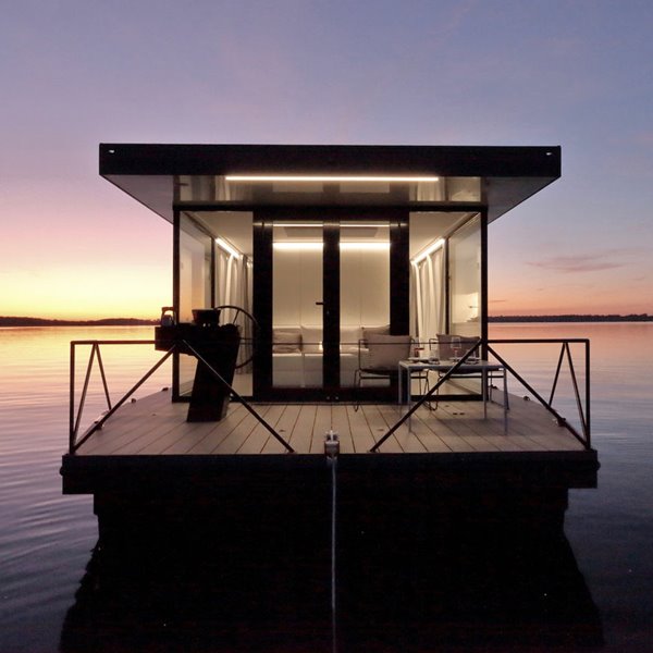 Apartamento lancha sobre el agua Loungeboat de Tanja Wunderlich-Finckh y Chris Finckh 