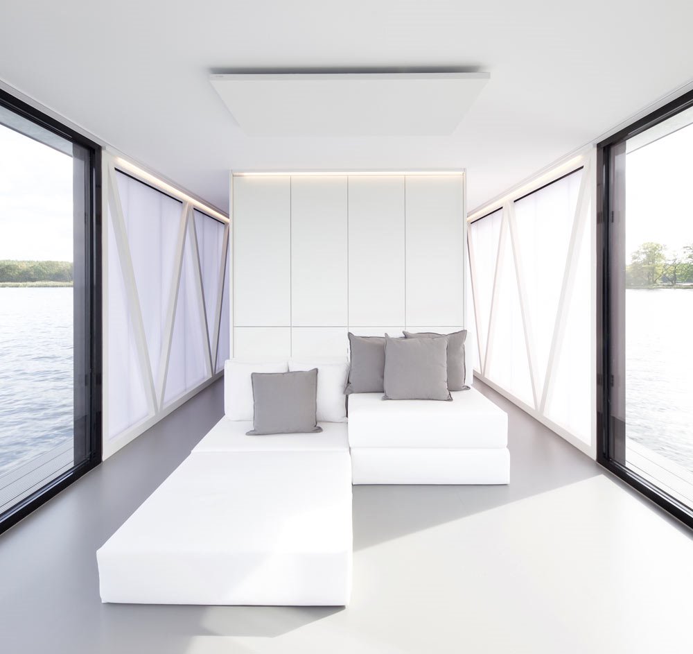 Apartamento lancha sobre el agua Loungeboat de Tanja Wunderlich-Finckh y Chris Finckh 