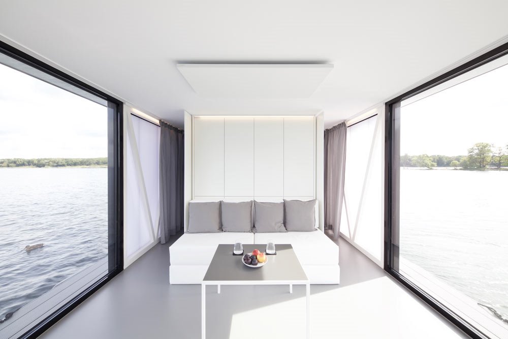 Apartamento lancha sobre el agua Loungeboat de Tanja Wunderlich-Finckh y Chris Finckh 