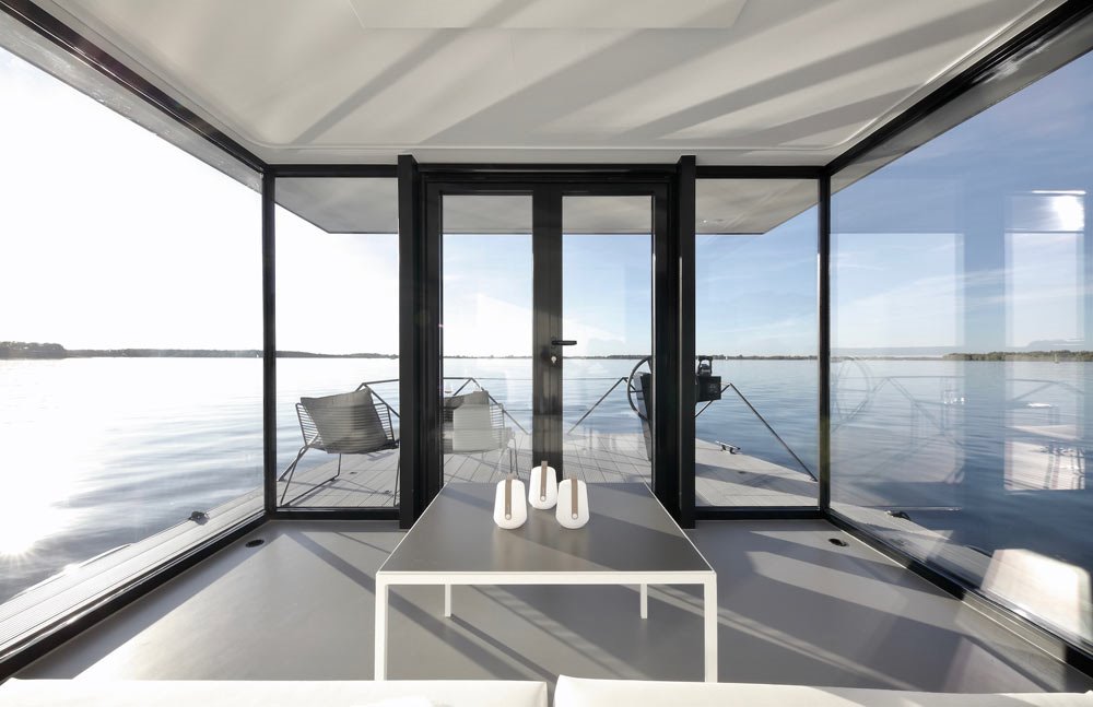 Apartamento lancha sobre el agua Loungeboat de Tanja Wunderlich-Finckh y Chris Finckh 