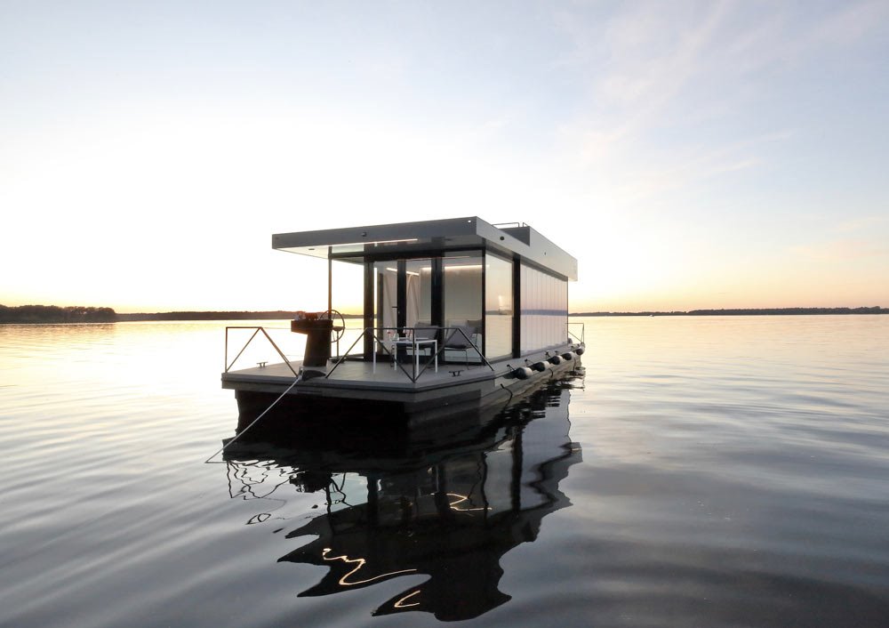 Apartamento lancha sobre el agua Loungeboat de Tanja Wunderlich-Finckh y Chris Finckh 
