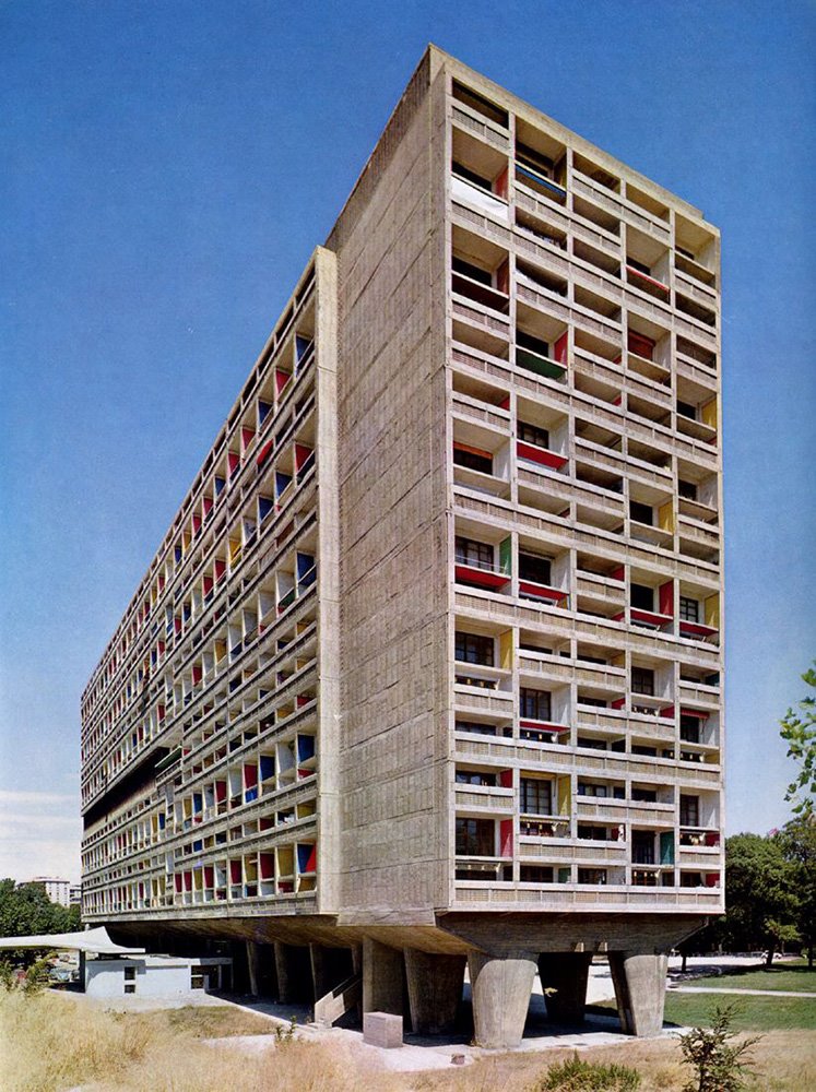 Finalizado en 1952, el proyecto de l'Unité d'Habitation en Marsella ha sido celebrado como la contribución más significativa de Le Corbusier a la tipología de vivienda colectiva.