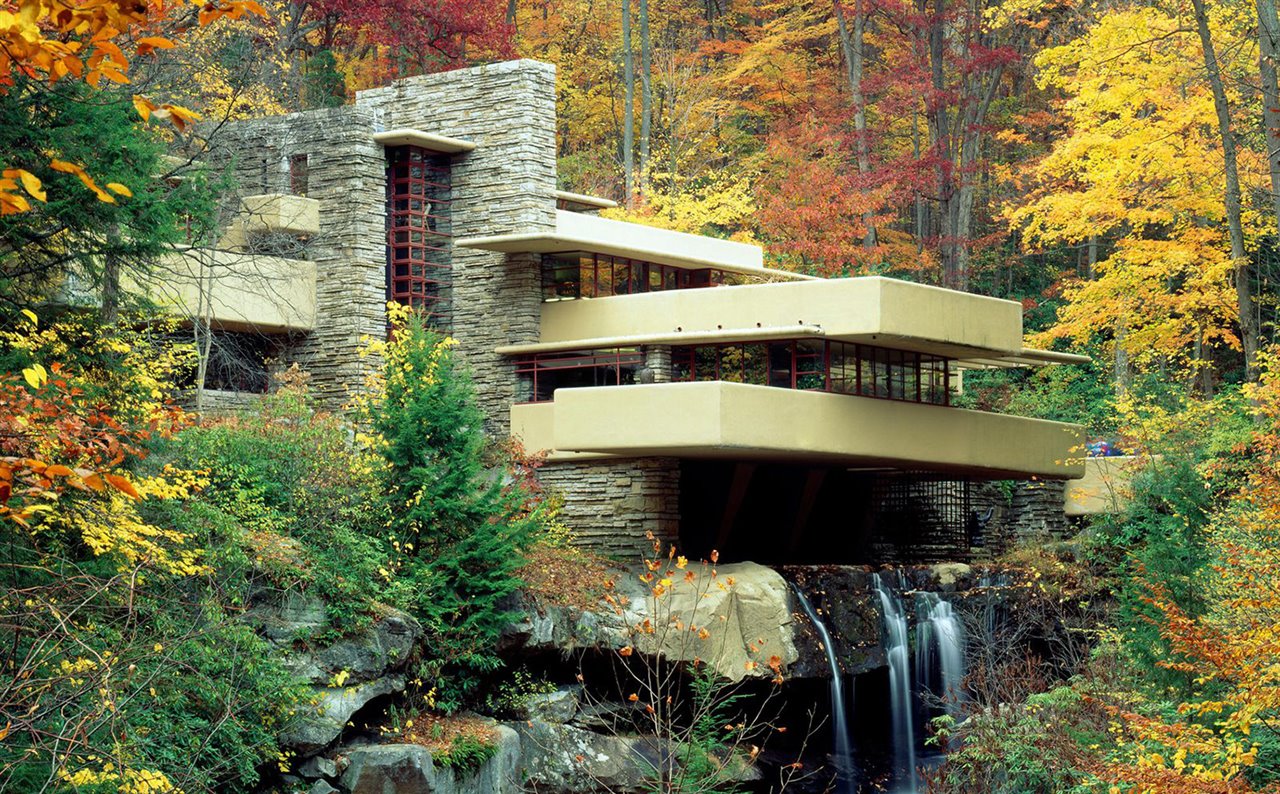 La residencia Kaufmann en Pensilvania, más conocida como Casa de la Cascada (1939) es el proyecto residencial más conocido de Frank Lloyd Wright.