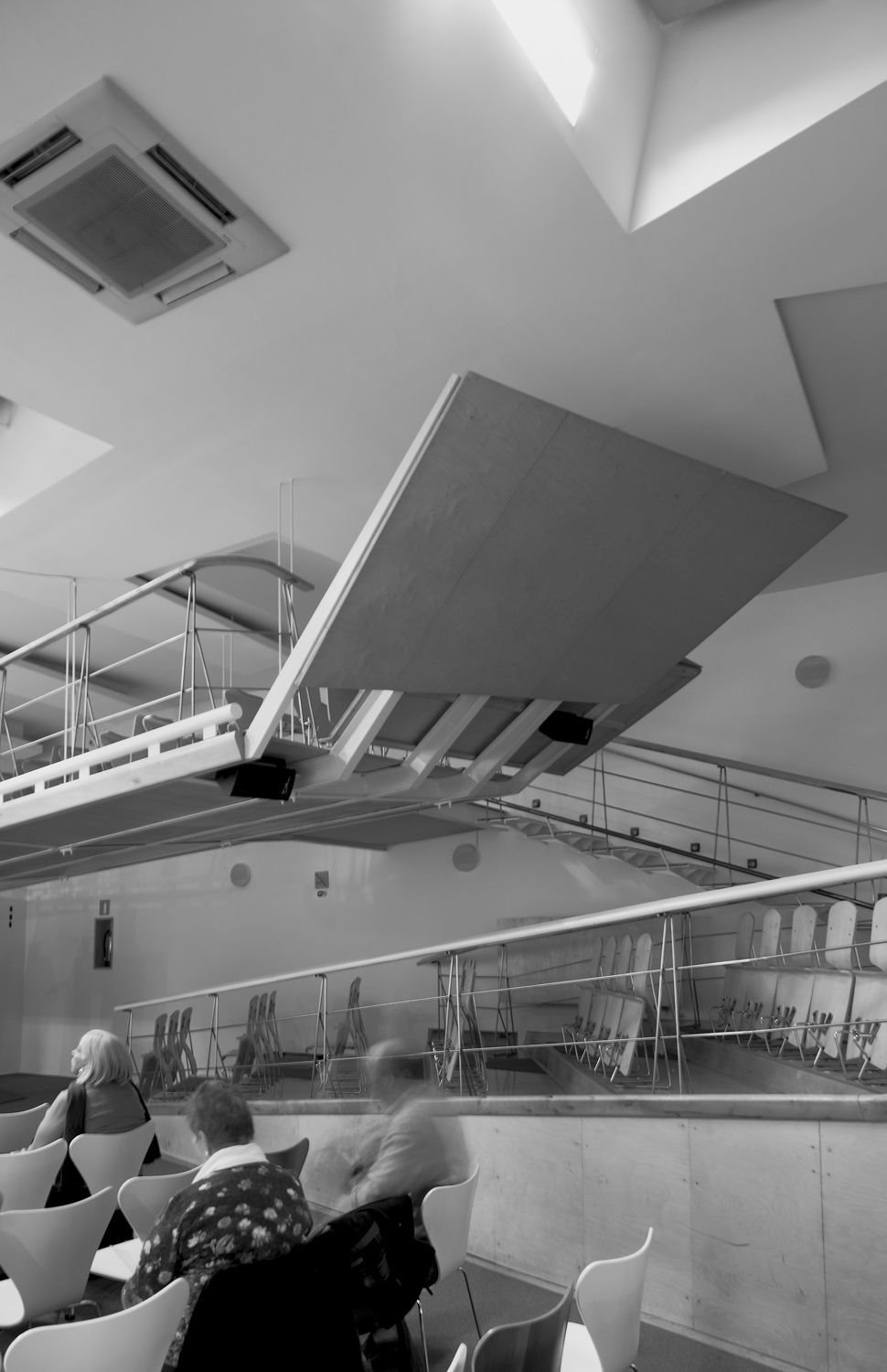 Espacio Circulo de Lectores Carme Pinos y Enric Miralles. Espacio Circulo de Lectores (1993). Enric Miralles y Carme Pinós