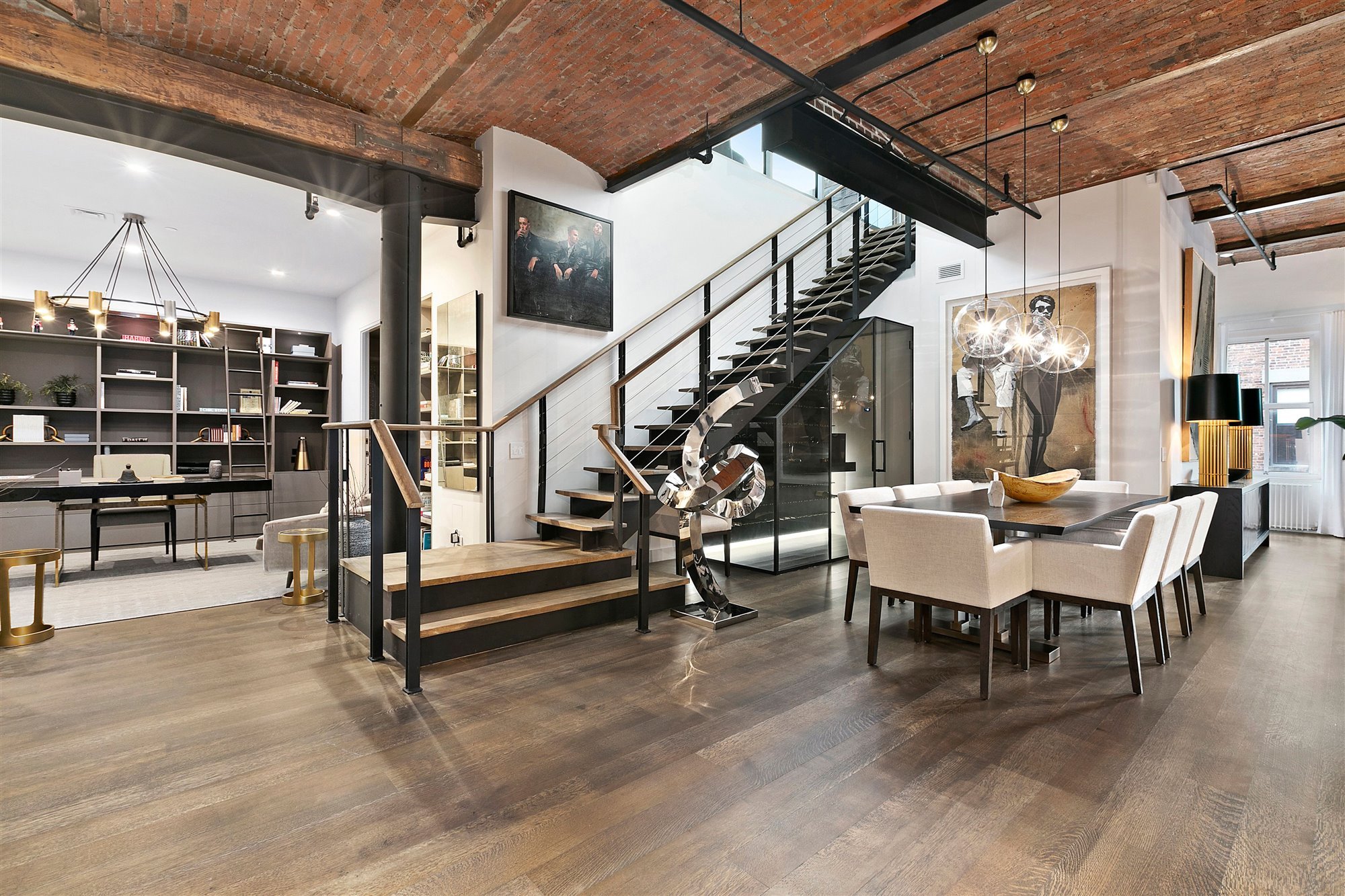 Vista de la entrada de la casa de la modelo Bella Hadid