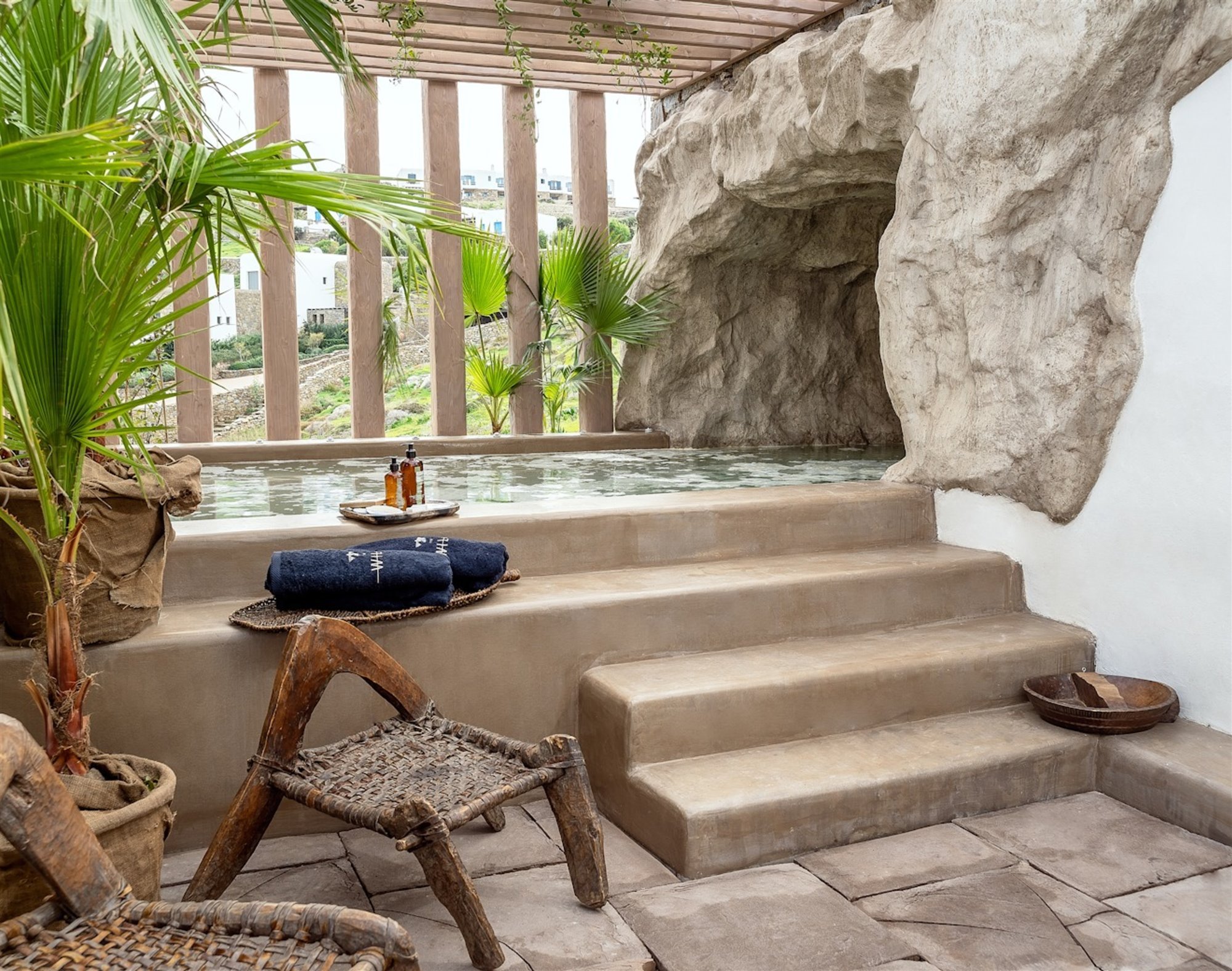 Acceso a la piscina del Wild hotel by interni en grecia