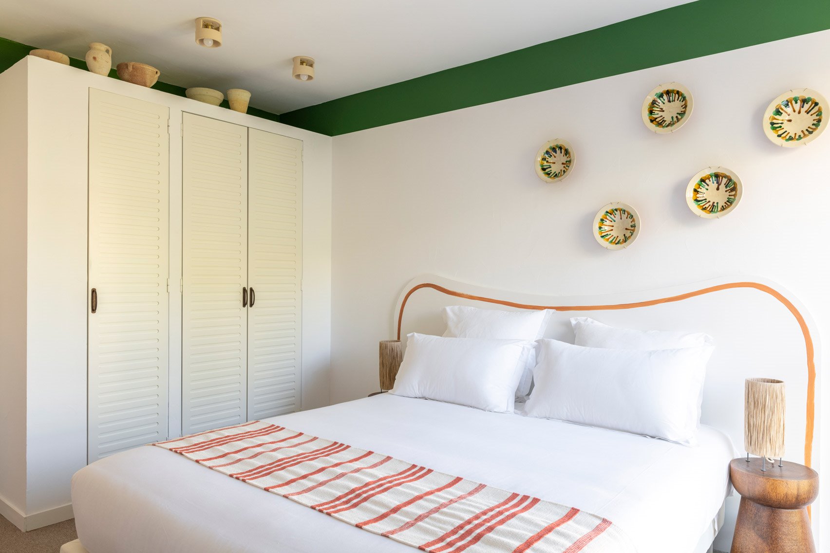 Dormitorio del hotel le sud en francia
