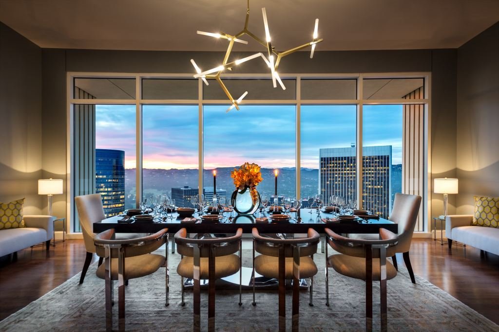Comedor con vistas de Los angeles de la casa del actor Matthew perry de friends