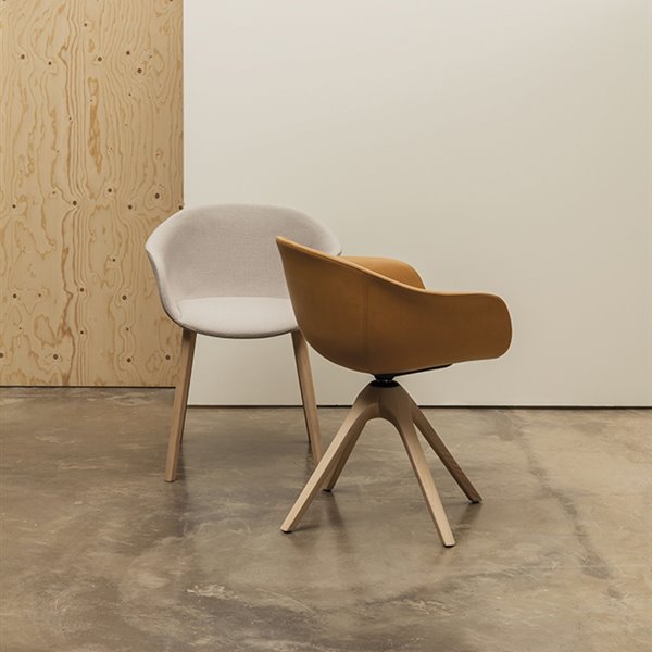 La versatilidad de la silla Next, de Piergiorgio Cazzaniga para Andreu World