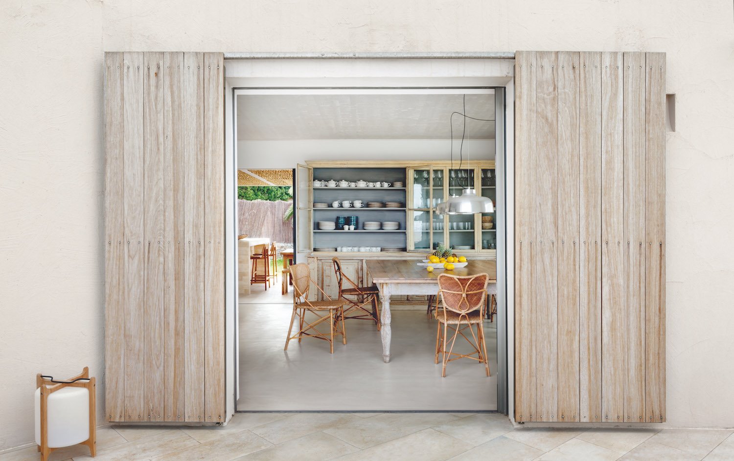 Cocina comedor abierto al exterior