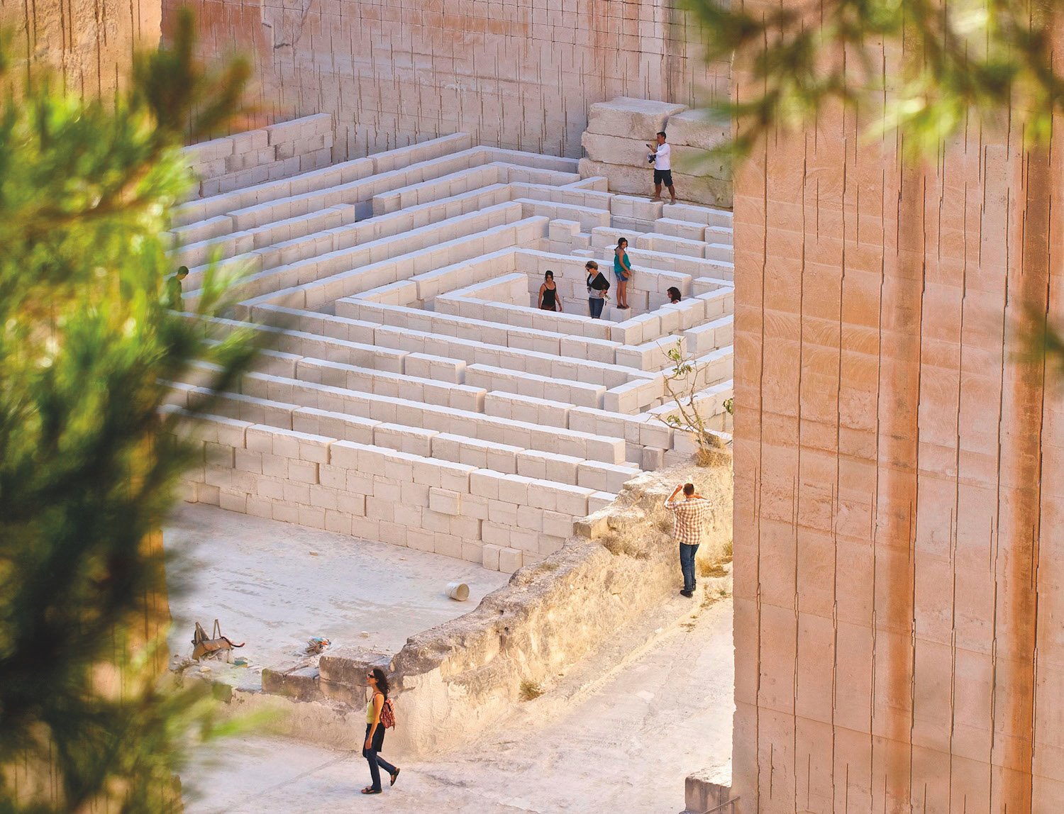 LIthica