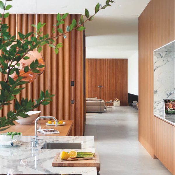 Cocina con paneles de madera