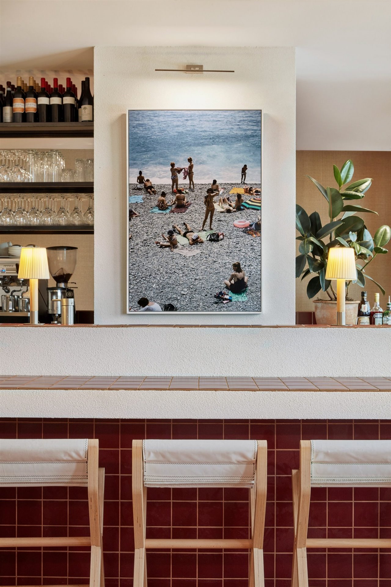 Las sillas nos acercan aún más a las imágenes de las playas italianas.