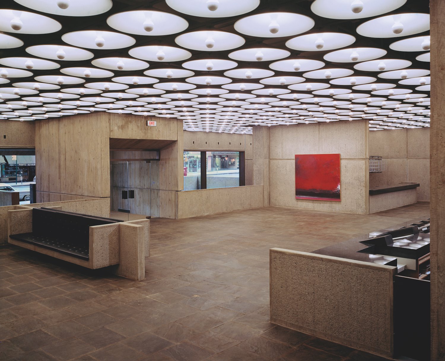 MET Nueva York edificio de Marcel Breuer interior recepcion