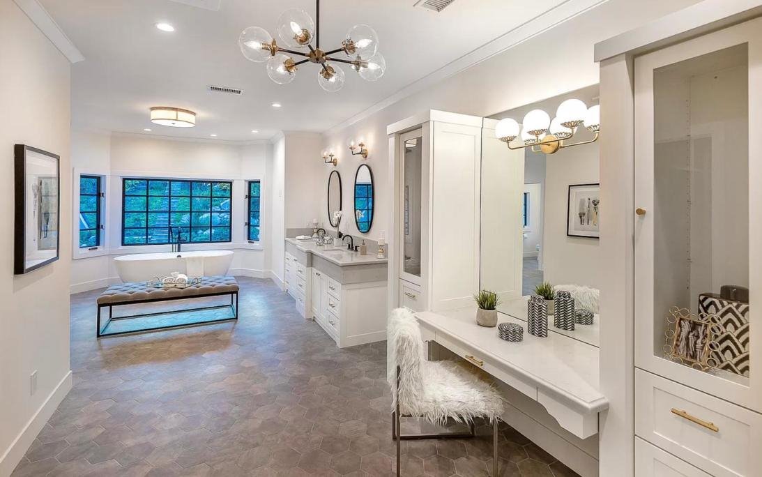Baño en suite de la nueva casa de Miley Cyrus