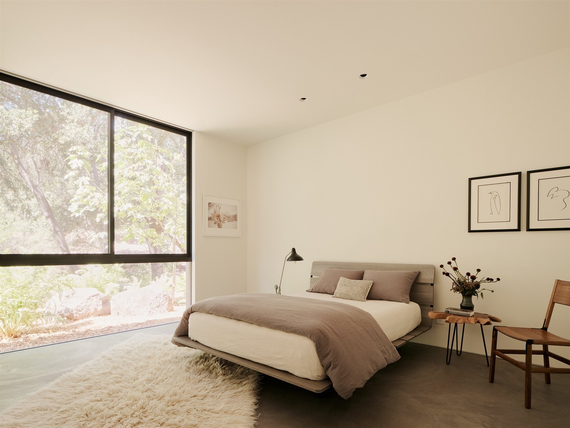 Dormitorio con ventana
