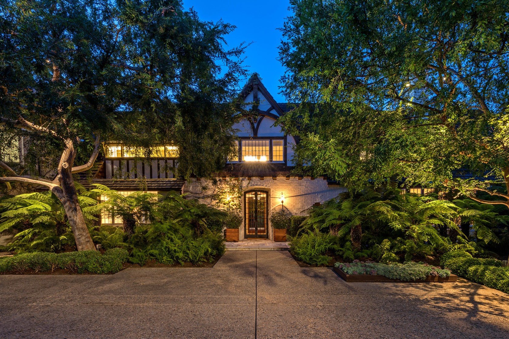 Fachada casa brad pitt y jennifer aniston