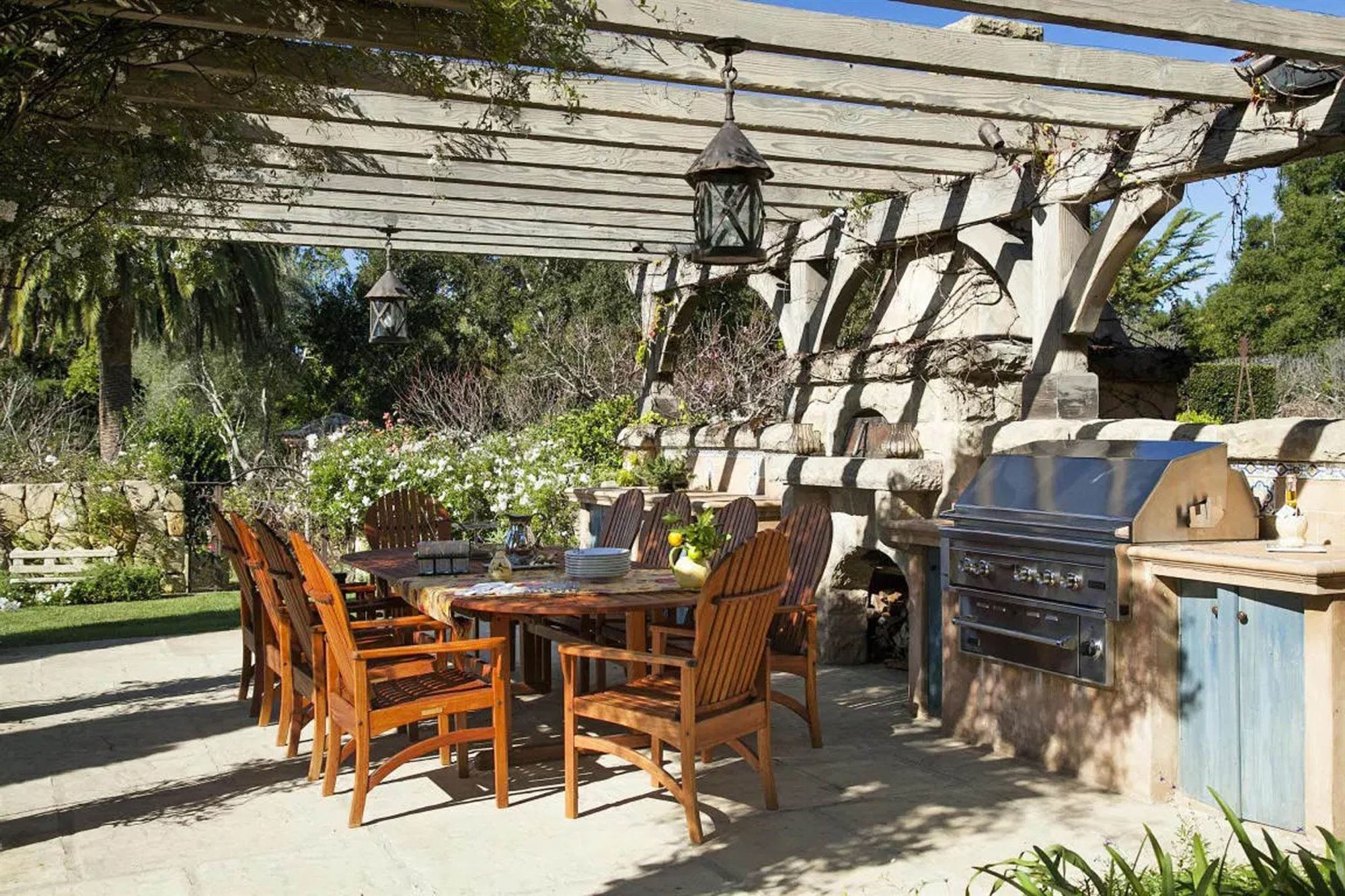 Porche de la casa en Montecito del principe Harry y Meghan Markle