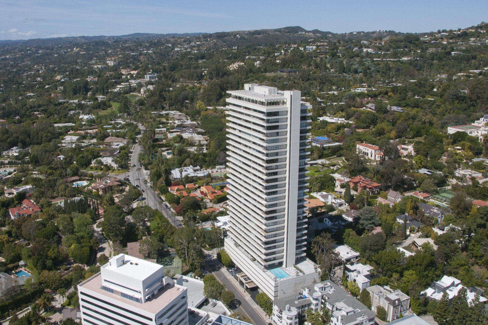 Rascacielos Sierra Towers en Los Angeles