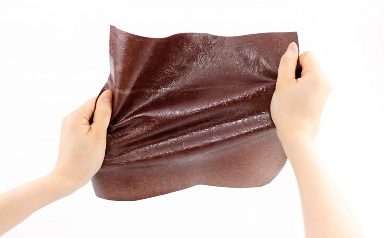 Tômtex, el material biodegradable que sustituye al cuero y que tiene aplicaciones más allá de la moda. 