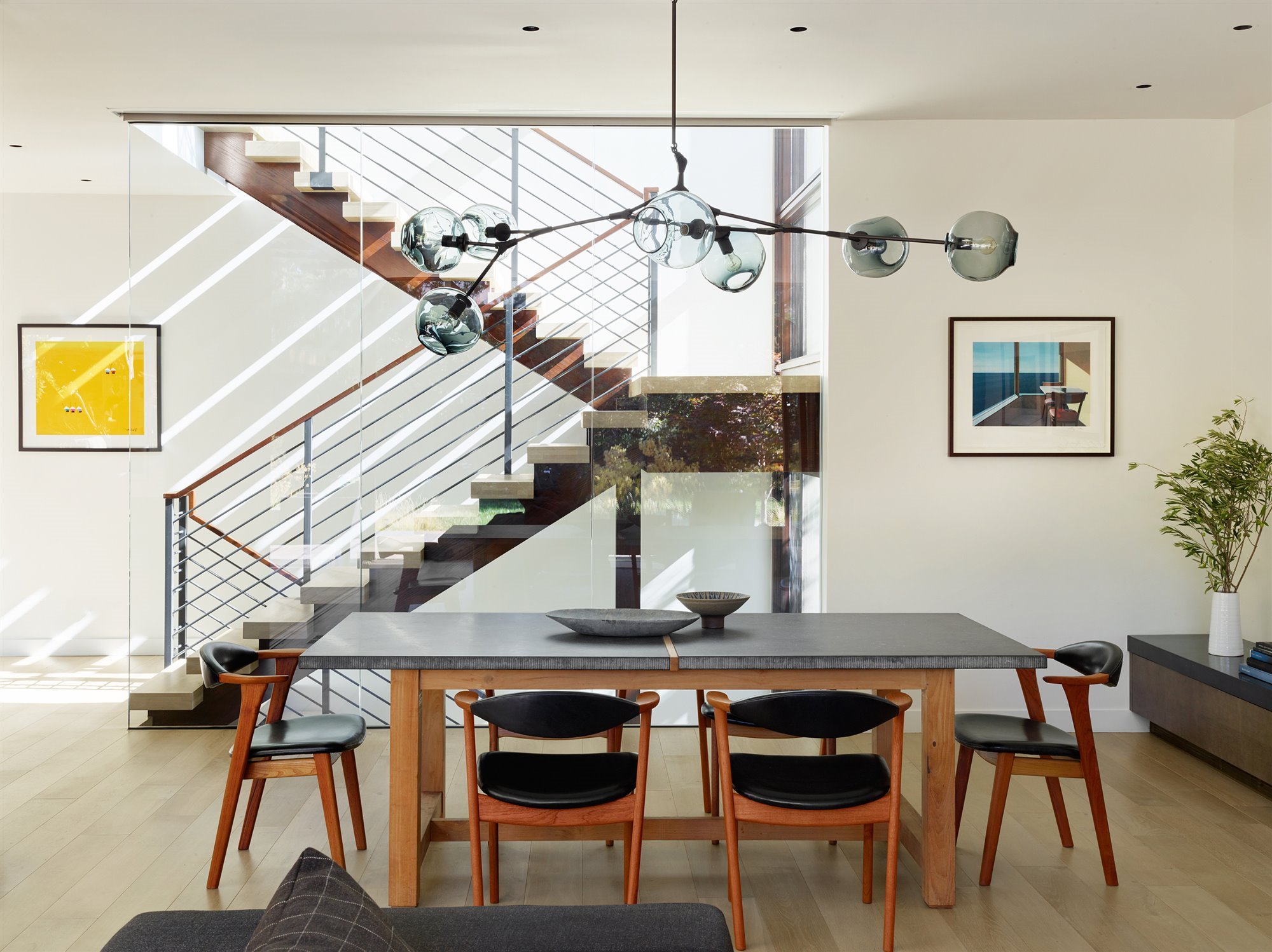 Comedor con lampara de cristal