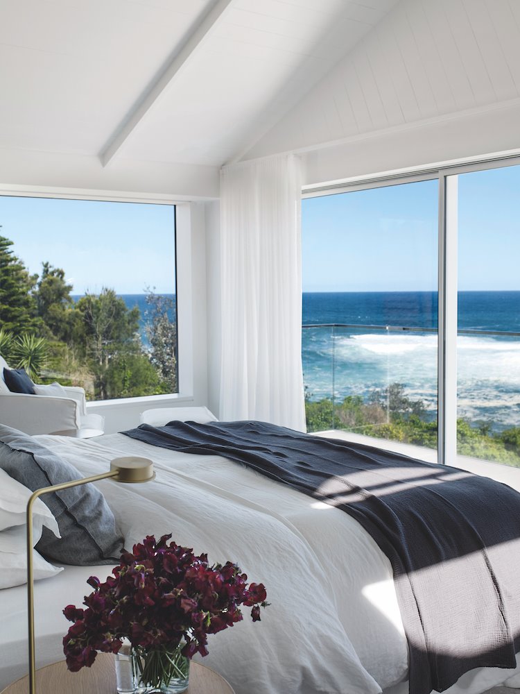 Dormitorio con vistas a la playa