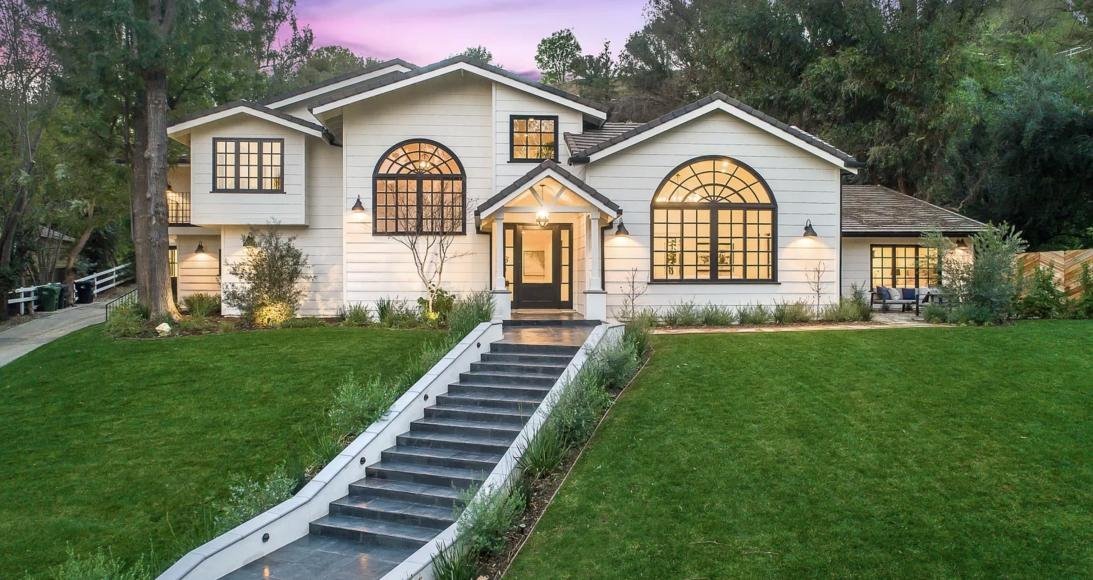 entrada-con-escaleras-de-la-casa-de-miley-cyrus 29ae27dd 1093x580